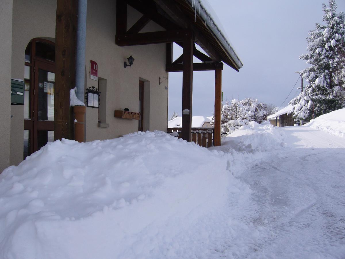 Hotel Auberge Du Grand Git La Chaux Neuve Buitenkant foto